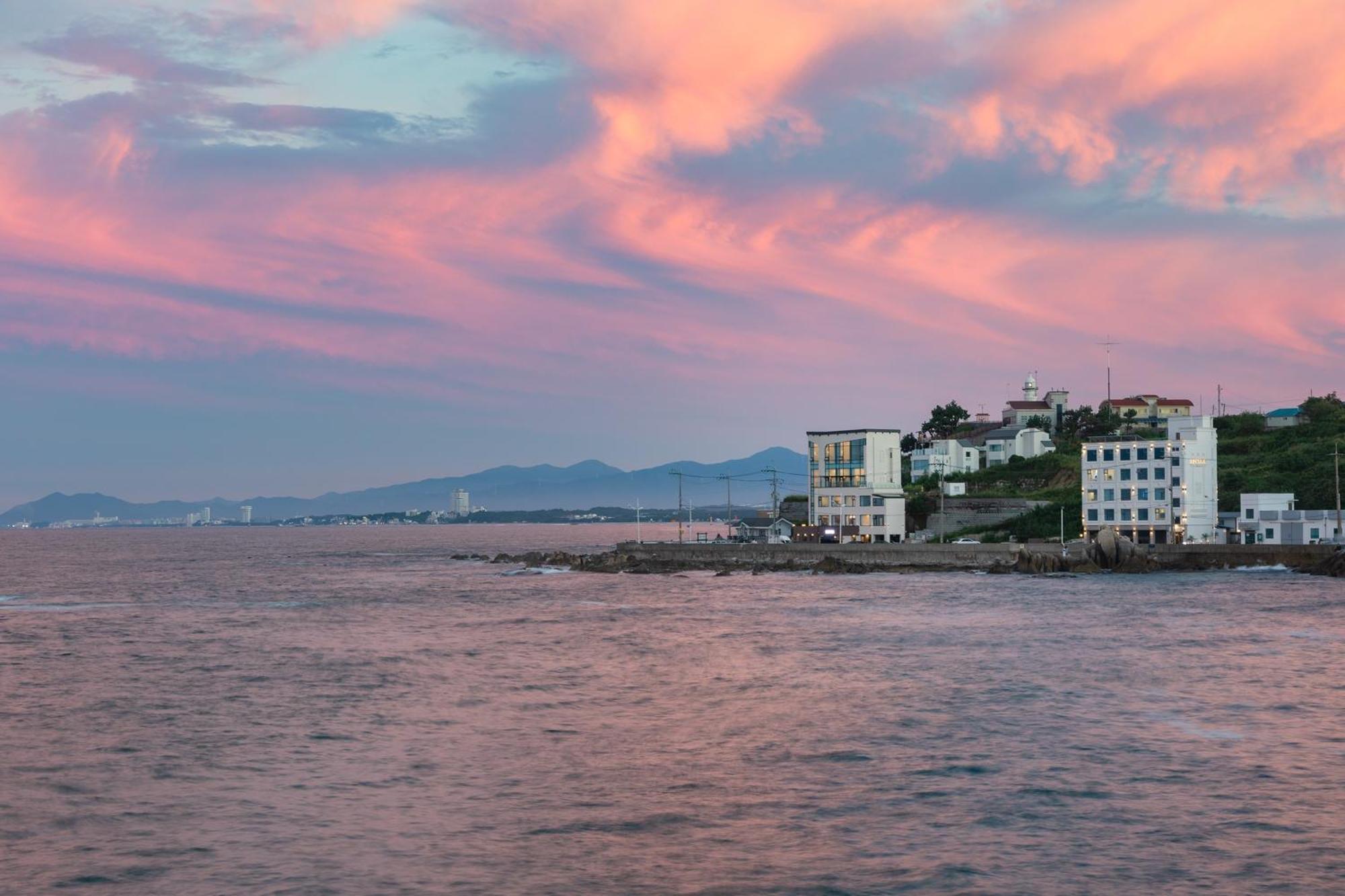 Gangneung Hue Pension Ocean View, Spa, Couple Exterior foto